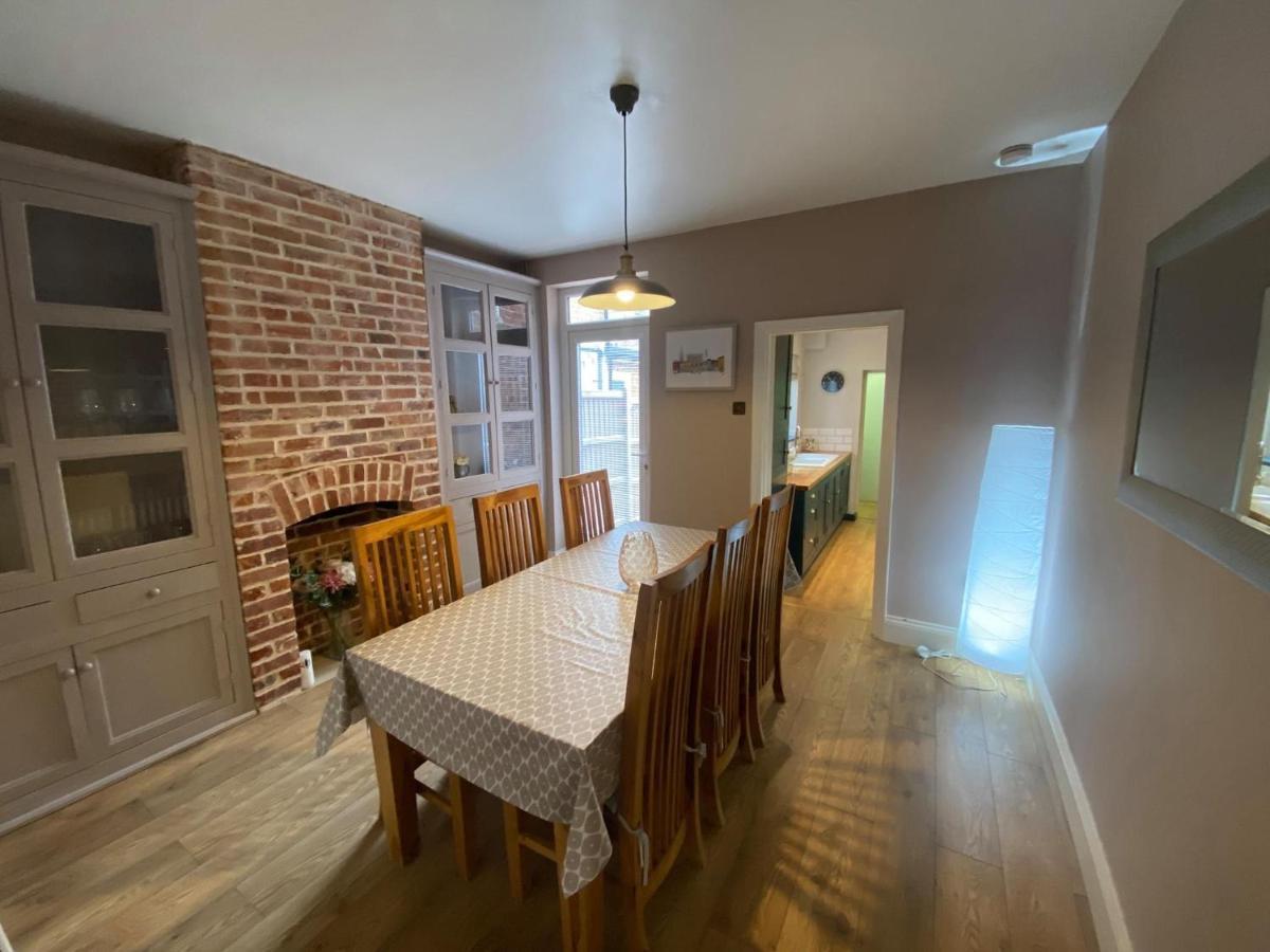 Luxurious 3 Bedroom House With Permit Parking 노리치 외부 사진